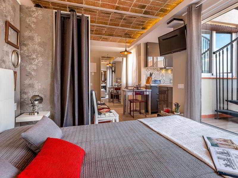 Urban District - Vintage 3*